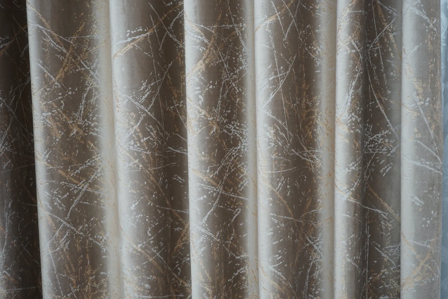 Luxury velvet curtain (3) Luxury Velvet Curtain - ST03 - Image 1