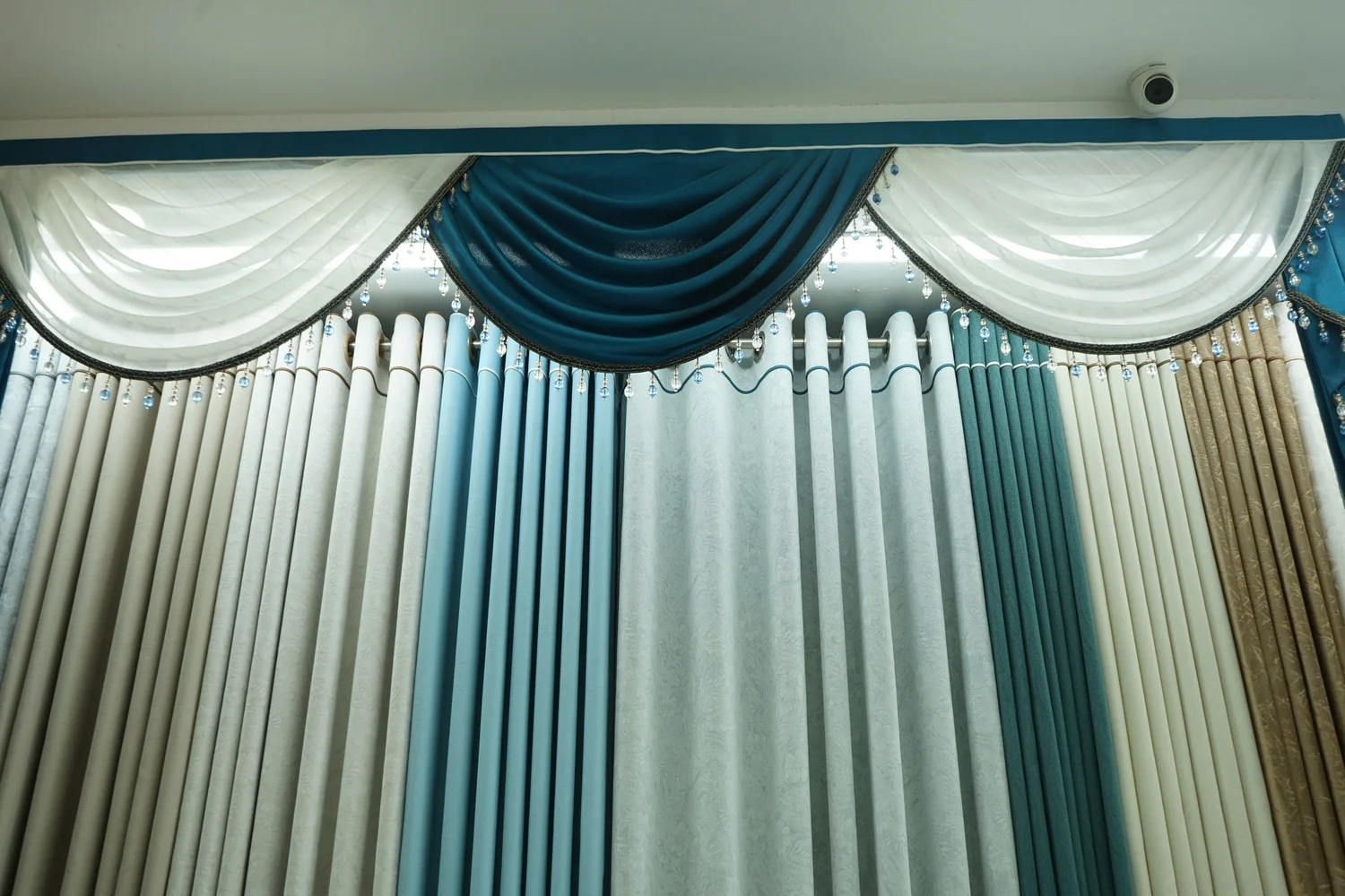 Luxury Jacquard Curtain - ST12 Luxury Jacquard Curtain - ST12 - Image 1