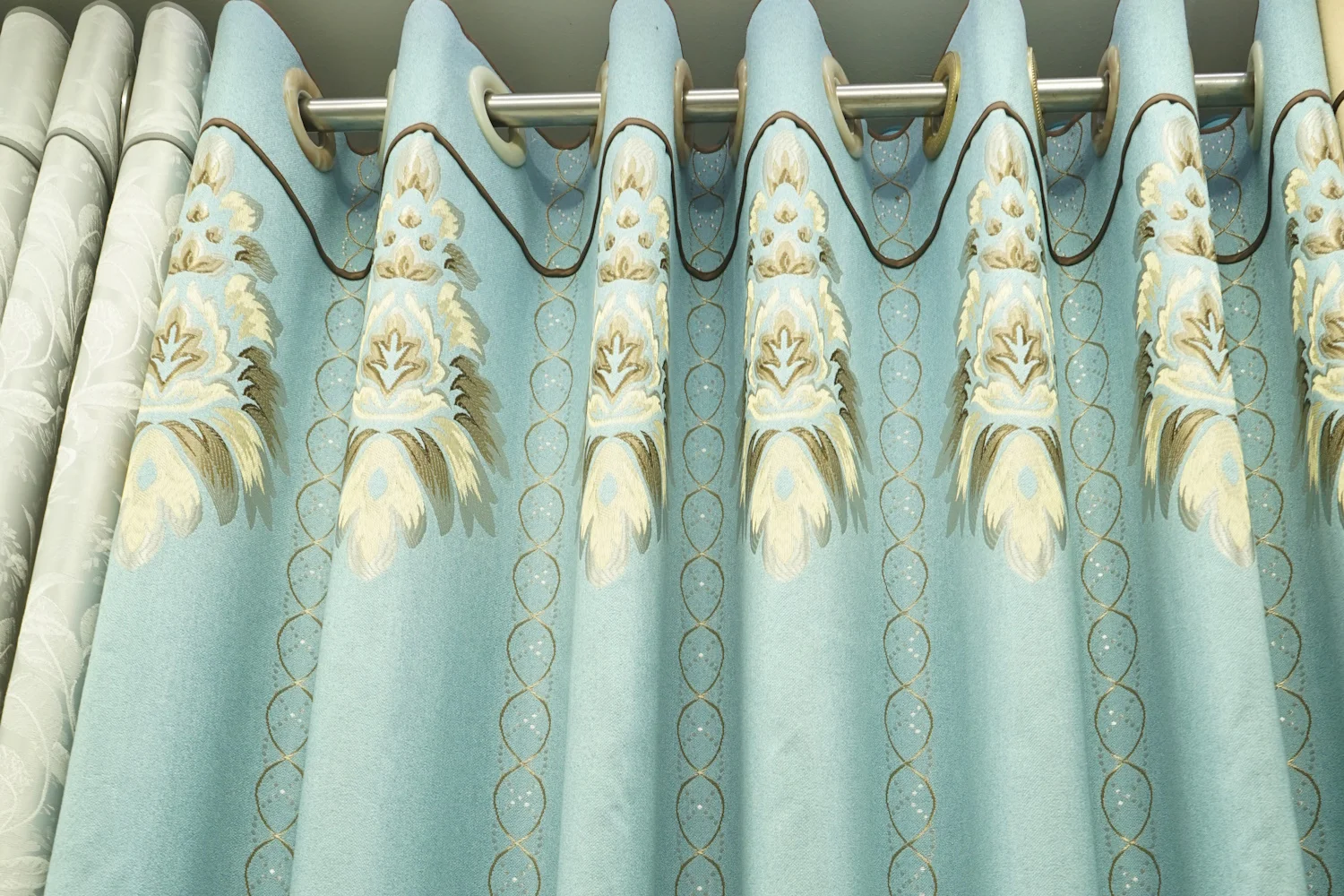Luxury Printed Curtain – ST04 Luxury Printed Curtain – ST04 - Image 1